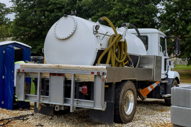 Portable Toilet Options We Offer in Boulder Hill, IL